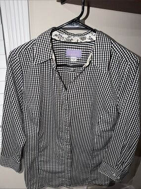 Laura Scott Black and White Gingham Button-Down Shirt with Floral Collar Trim